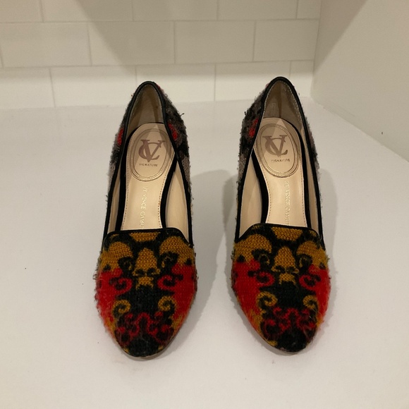 Vince Camuto couture textured heels - Picture 2 of 2